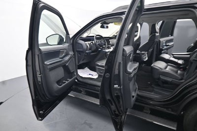 2025 Ford Expedition Platinum with Panoramic Roof, Heated 2nd Row, and Tow Packa
