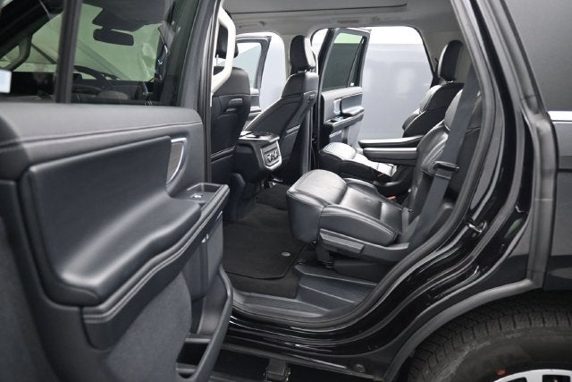 2025 Ford Expedition Platinum with Panoramic Roof, Heated 2nd Row, and Tow Packa