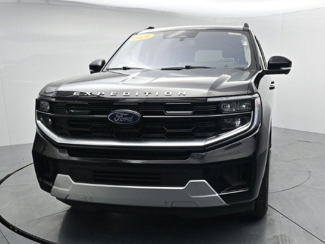 2025 Ford Expedition Platinum with Panoramic Roof, Heated 2nd Row, and Tow Packa