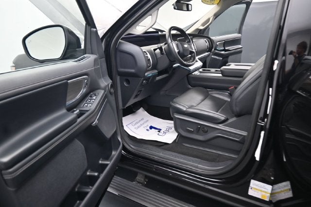 2025 Ford Expedition Platinum with Panoramic Roof, Heated 2nd Row, and Tow Packa