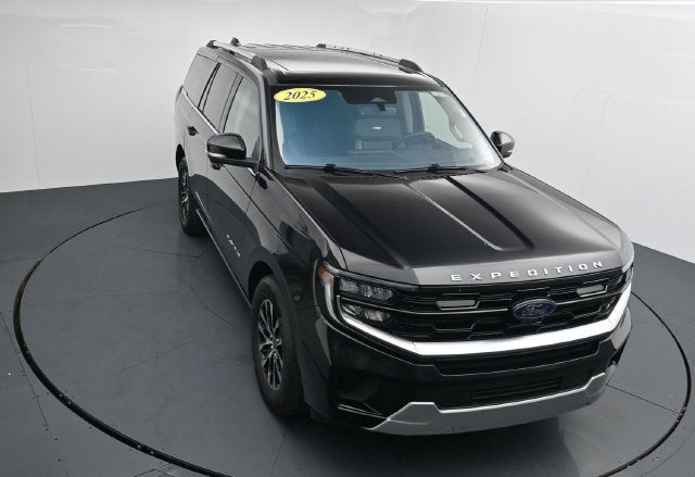 2025 Ford Expedition Platinum with Panoramic Roof, Heated 2nd Row, and Tow Packa