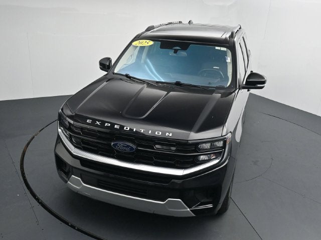 2025 Ford Expedition Platinum with Panoramic Roof, Heated 2nd Row, and Tow Packa