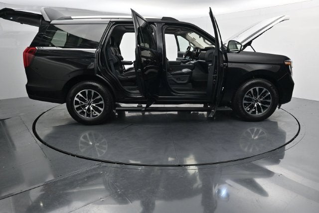 2025 Ford Expedition Platinum with Panoramic Roof, Heated 2nd Row, and Tow Packa