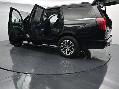 2025 Ford Expedition Platinum with Panoramic Roof, Heated 2nd Row, and Tow Packa