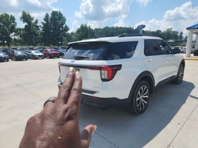 2025 Ford Explorer ST-Line