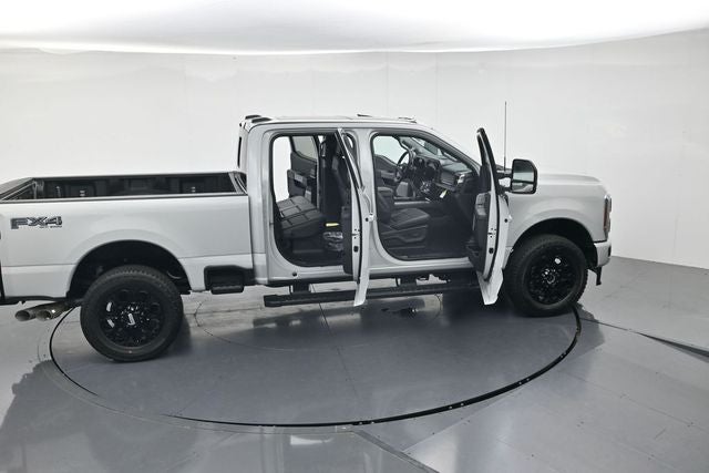 2026 Ford F-350SD F-350® Lariat®