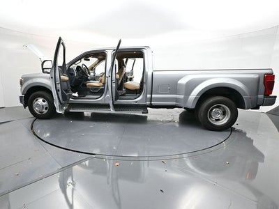 2022 Ford F-350SD Lariat DRW
