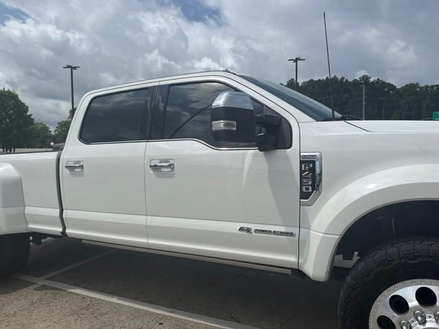 2022 Ford F-450SD Platinum DRW