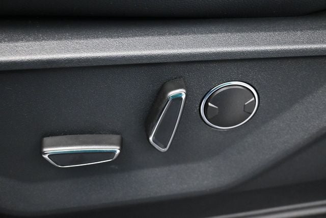 2026 Ford F-150 Lariat Black Appearance, Bed Utility, Pano, Advanced HUD