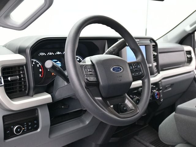 2025 Ford F-350 Super Duty XLT - Photo 15