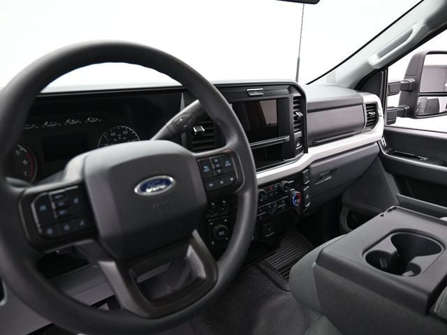 2025 Ford F-350 Super Duty XLT - Photo 24