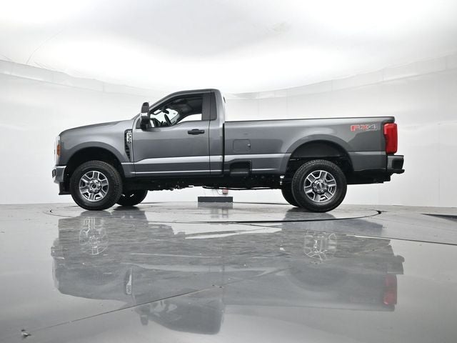 2025 Ford F-350 Super Duty XLT - Photo 35