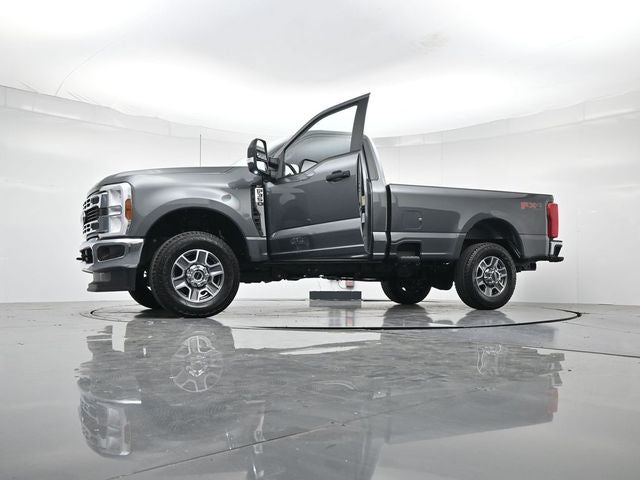 2025 Ford F-350 Super Duty XLT - Photo 50