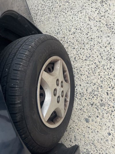 2004 Chevrolet Cavalier Base