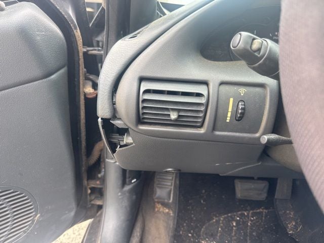 2004 Chevrolet Cavalier Base