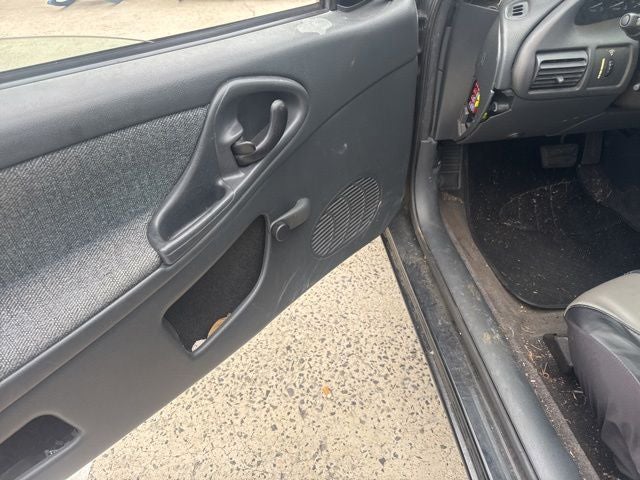 2004 Chevrolet Cavalier Base
