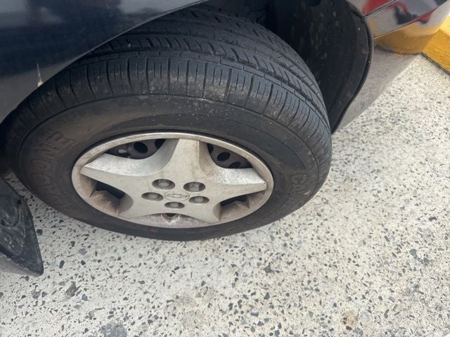 2004 Chevrolet Cavalier Base