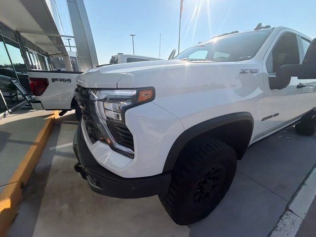 2025 Chevrolet Silverado 2500HD ZR2