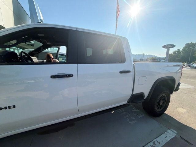 2025 Chevrolet Silverado 2500HD ZR2
