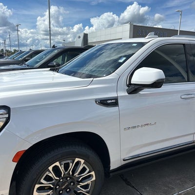 2023 GMC Yukon XL Denali Ultimate