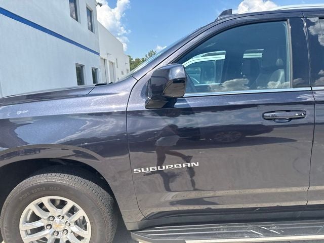 2023 Chevrolet Suburban LT
