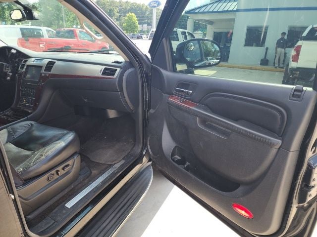2011 Cadillac Escalade Luxury