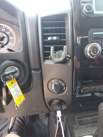 2015 Nissan Titan SV