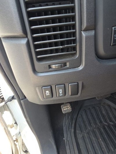 2015 Nissan Titan SV