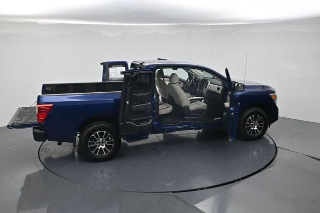 2020 Nissan Titan SV