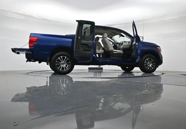 2020 Nissan Titan SV