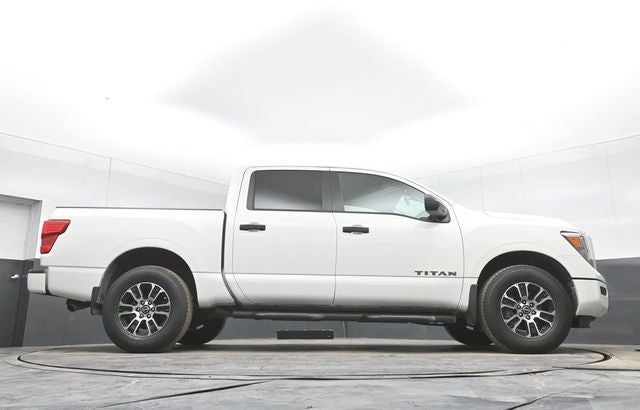 2024 Nissan Titan SV