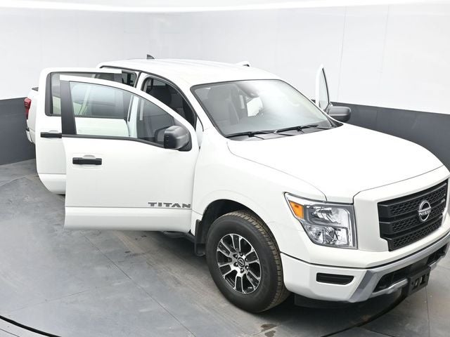 2024 Nissan Titan SV