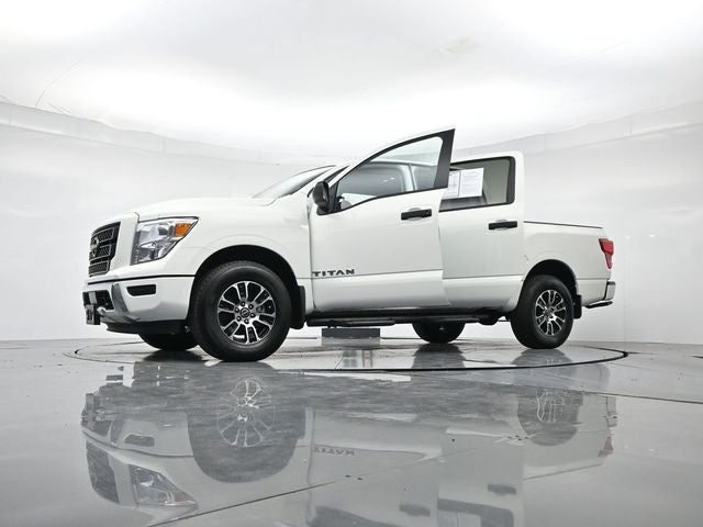 2024 Nissan Titan SV