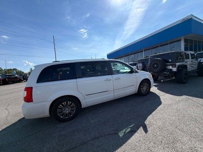 2011 Chrysler Town & Country Limited