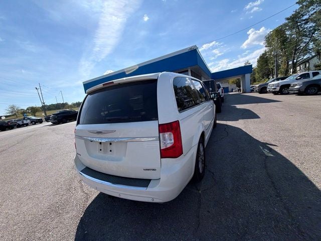 2011 Chrysler Town & Country Limited