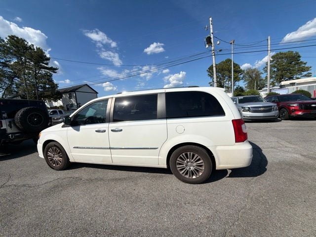 2011 Chrysler Town & Country Limited