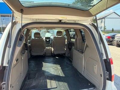 2011 Chrysler Town & Country Limited
