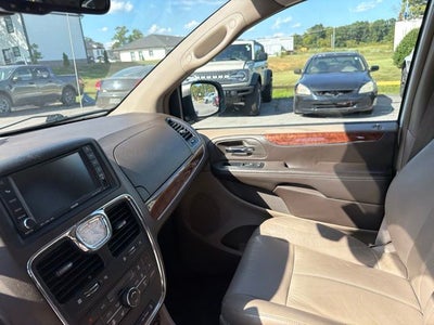 2011 Chrysler Town & Country Limited