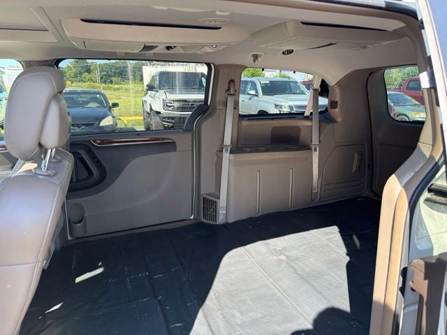 2011 Chrysler Town & Country Limited