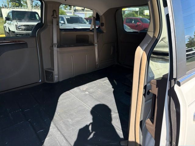 2011 Chrysler Town & Country Limited