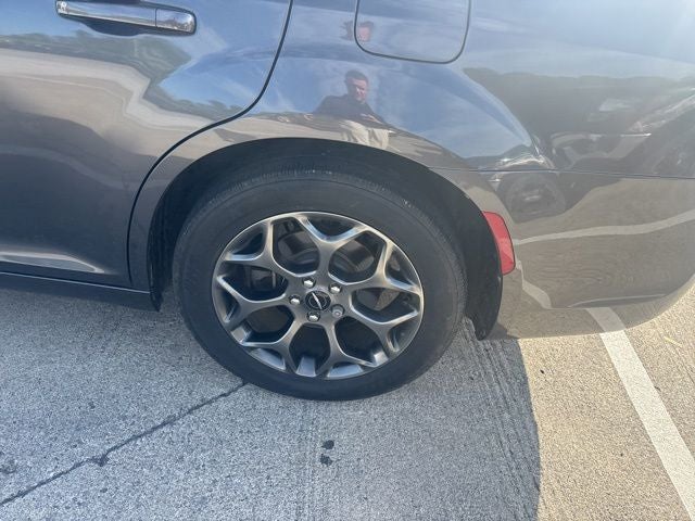 2018 Chrysler 300 Touring