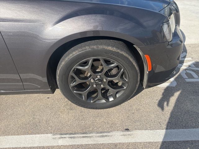 2018 Chrysler 300 Touring