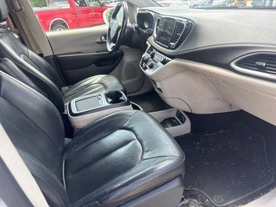 2021 Chrysler Pacifica Touring L