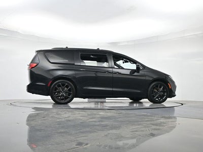 2021 Chrysler Pacifica Touring