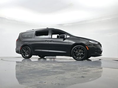 2021 Chrysler Pacifica Touring