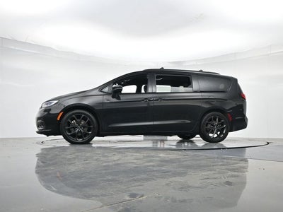 2021 Chrysler Pacifica Touring