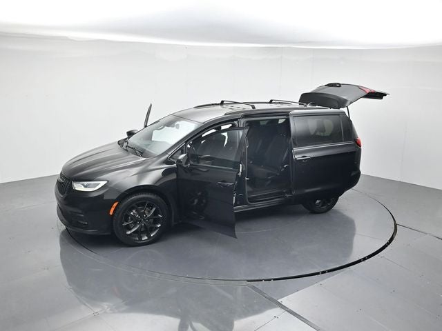 2021 Chrysler Pacifica Touring