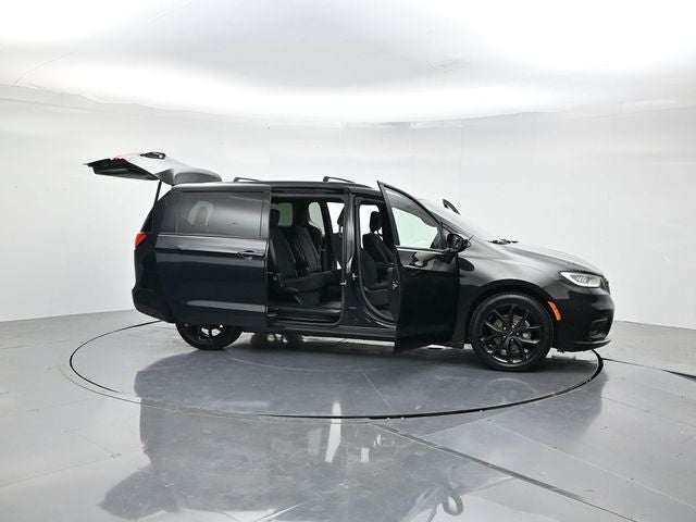 2021 Chrysler Pacifica Touring