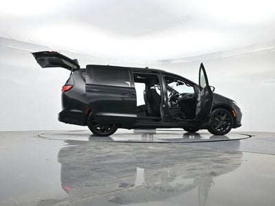 2021 Chrysler Pacifica Touring
