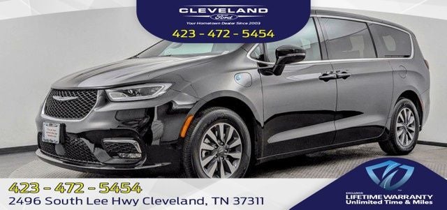 2025 Chrysler Pacifica Hybrid Select